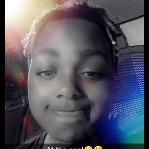 Meet your Posher, Carmello